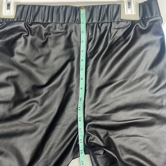 FAUX Leather Leggings - Picture 6 of 8